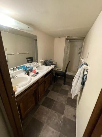 Bathroom before renovation