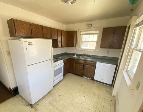 Kitchen before renovation