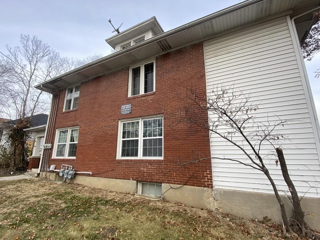 1517 Rosemary Ln exterior